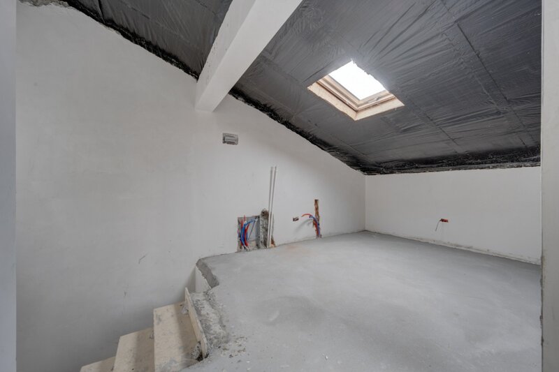 Pacii Casa se preda finisata - 4 bai - 3 dormitoare - curte - parcare -  metrou Pacii