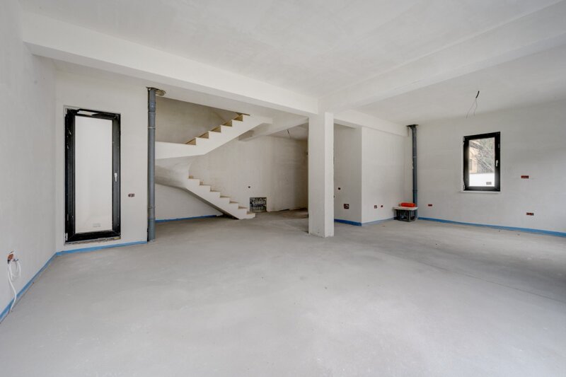 Pacii Casa se preda finisata - 4 bai - 3 dormitoare - curte - parcare -  metrou Pacii