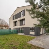 Pacii Casa se preda finisata - 4 bai - 3 dormitoare - curte - parcare -  metrou Pacii